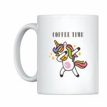 Lade das Bild in den Galerie-Viewer, Tasse &quot;Coffee Time &amp; Einhorn&quot; Sublimation, Digitaldruck, Keramik Vatertag 2024 2025 2026 Geschenkideen zum 1. Vatertag für Väter Dad Tassen mit Spruch cool witzig romantisch frech selbst gestalten für Großeltern Papa Opa Oma kleine Aufmerksamkeit Dankeschön Mitbringsel Kollegen Freunde Chef Chefin Kollegin Frauen Männer Kinder Geschwister Bruder Schwester Mütter Muttertag Arbeit Büro Motivation Zitate Freundin 
