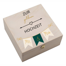 Lade das Bild in den Galerie-Viewer, echt getragenes Hufeisen mit Gravur &quot;Zur Goldenen Hochzeit&quot; | originelle Geschenke &amp; Unikate originelle mit Gravur | schenkstore.de Glücksbringer zum Jubiläum für Brautpaar 50. Hochzeitstag Präsente mit Stil edle Geschenkideen zur Hochzeit was schenkt man einen alten Brautpaar? für Großeltern zur Erinnerung Geschenke Trends Deko Trends Hochzeit 2023 2024 2025 Wanddeko Türdeko für besondere Momente Menschen Ringe Lasergravur 
