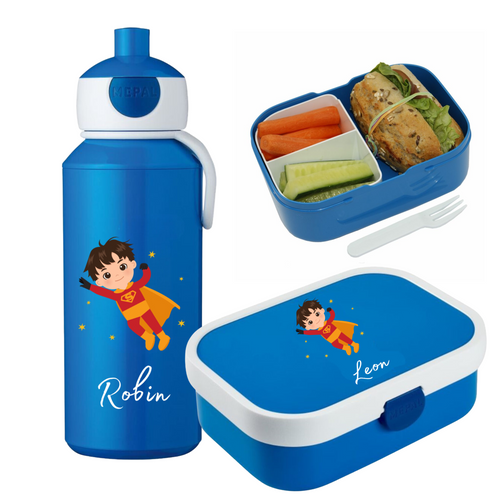 Superheld Rosti Mepal Brotdosen Campus mit Bento Einsatz und Trinkflaschen Campus Pop-up 400 ml personalisert mit Namen | Geschenkidee für Kinder | Geschenk zur Einschulung | zum 1. Schultag | Kindergarten Ausstattung personalisierte originelle Geschenke Schulkind 2024 2025 Geburtstagsgeschenk für Neffe Nichte Enkel Mädchen Junge 3 4 5 6 7 8 Jahre Sportflasche Digitaldruck Sublimation Fotogeschenke Schulzubehör Schultasche Sporttasche 