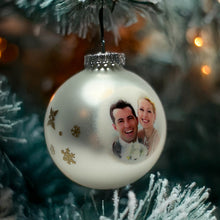 Lade das Bild in den Galerie-Viewer, Weihnachtsdeko weihnachtliche Kugeln Christbaumschmuck Baumschmuck für Weihnachten Baumdeko Weihnachtskugeln Christbaumkugeln Dekorierte Baumkugeln personalisiert mit Foto Nikolaus Geschenke Geschenkideen für Großeltern Eltern Dekotrends zur Erinnerung
