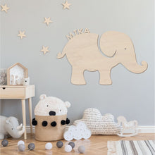 Lade das Bild in den Galerie-Viewer, Personalisierte LED Holzlampe &quot;Elefant&quot; Kinderlampe mit Name
