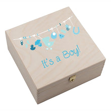 Lade das Bild in den Galerie-Viewer, echt getragenes Hufeisen mit Gravur &quot;It&#39;s a Boy&quot; | Geschenkidee zur Geburt / Taufe originelle Geschenkideen Unikate aus Holz Lasergravur personalisierte Präsente Tradition Glücksbringer für Pferdeliebhaber Pferdefreunde Deko Trends 2023 2024 Glückwünsche zum 1. baby für Patenkind neffe nichte enkel tradition brauch für kinder tauffeier taufspruch tischdeko
