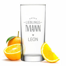 Lade das Bild in den Galerie-Viewer, personalisiertes Saftglas &quot;Lieblings-Mann&quot; mit Name geschenk zum 1. Jahrestag 
